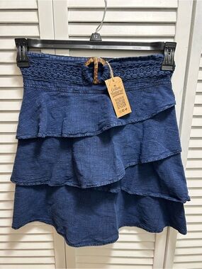 Super Cute Cotton Natural Brand Size M Tiered Ruffle Mini Skirt in Navy